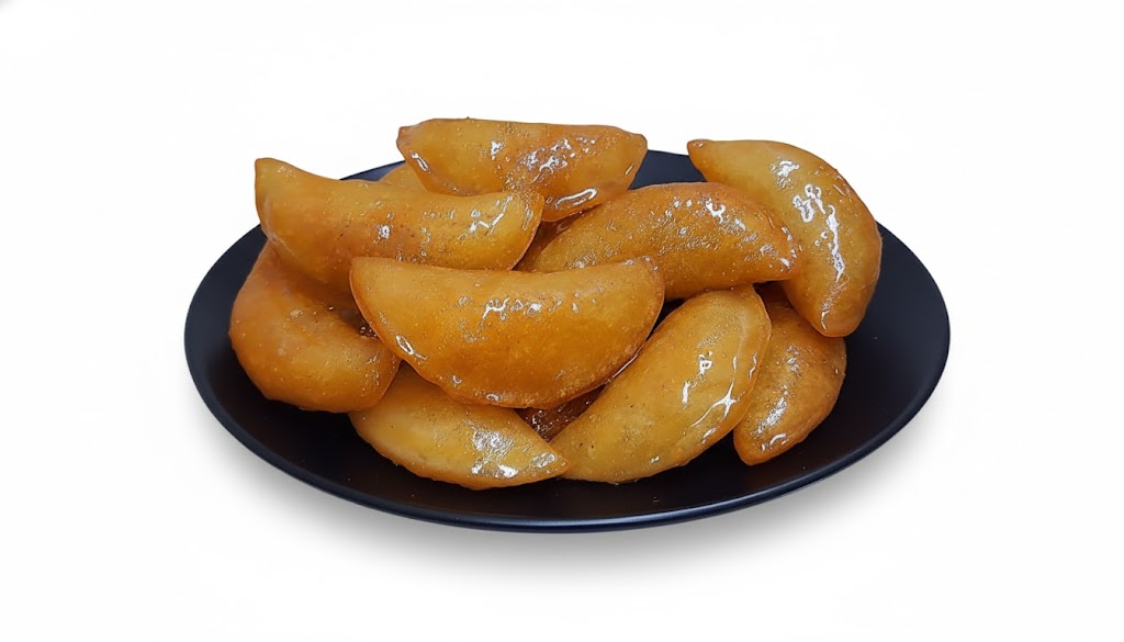 قطايف  محشوة بالعجوة